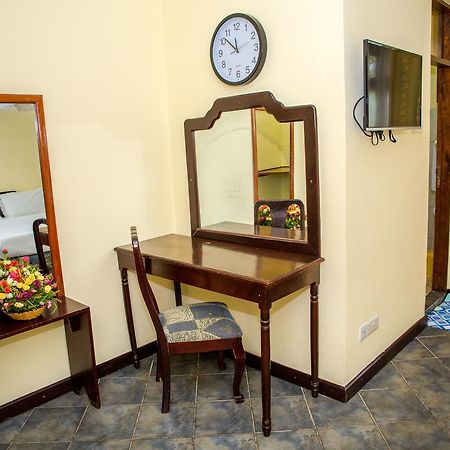 Saadani Tourist Center - Hostel Dar es Salaam Buitenkant foto