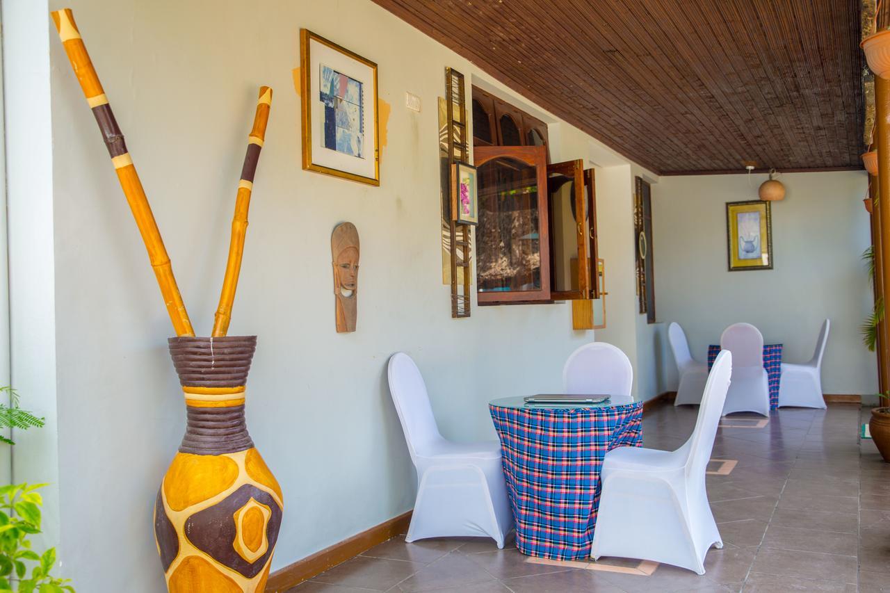 Saadani Tourist Center - Hostel Dar es Salaam Buitenkant foto