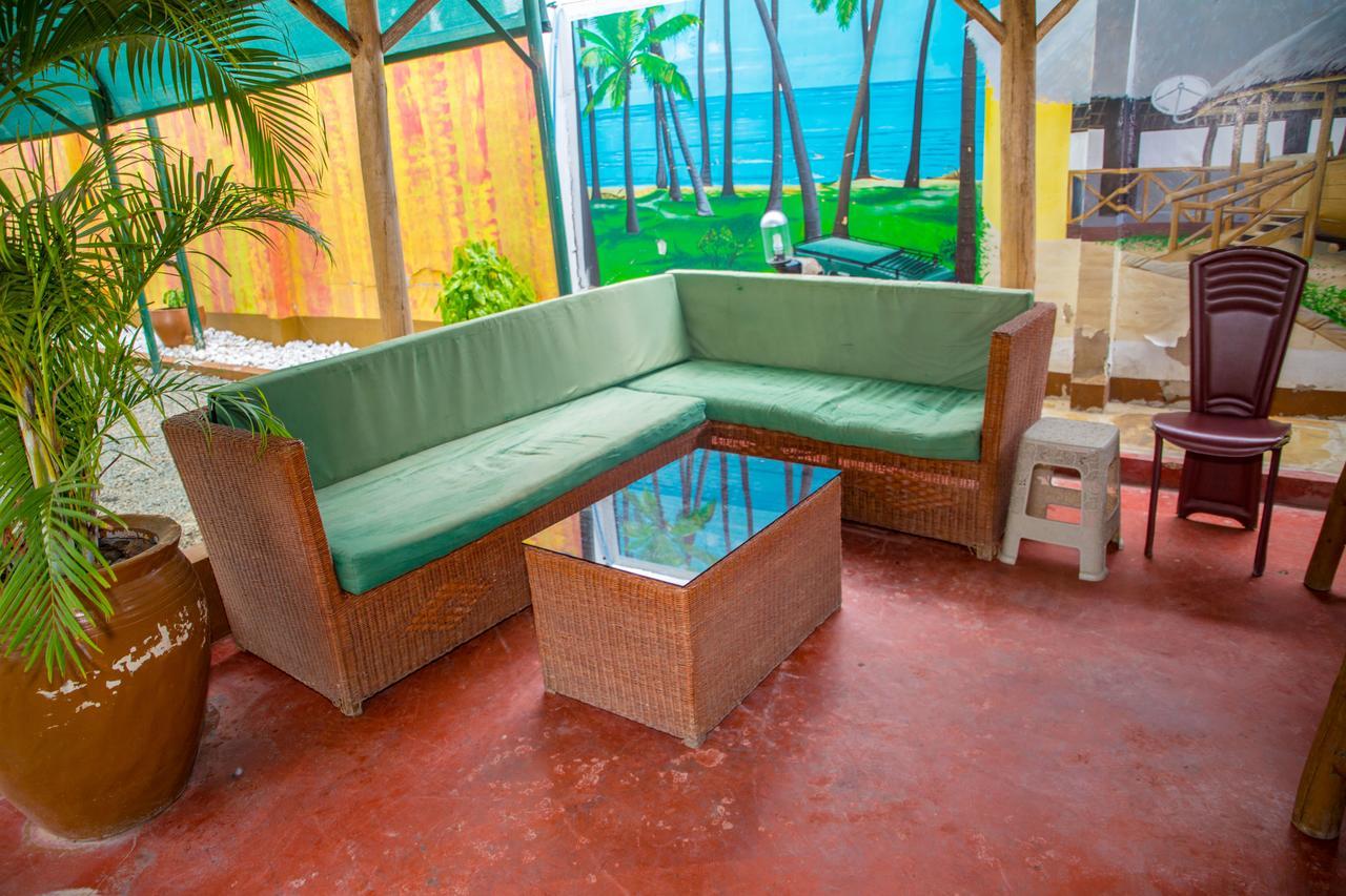 Saadani Tourist Center - Hostel Dar es Salaam Buitenkant foto