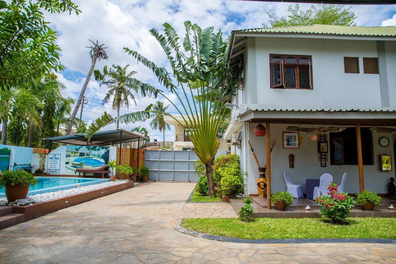 Saadani Tourist Center - Hostel Dar es Salaam Buitenkant foto